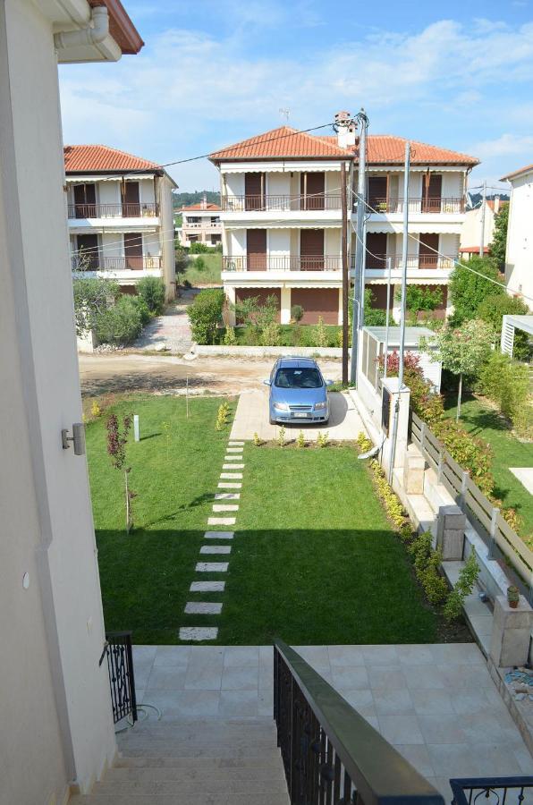Lemon Beach Front Apartment, Nikiti Exterior photo